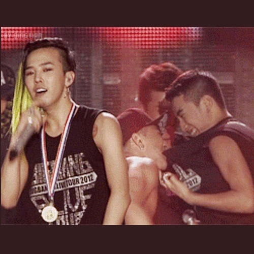 Loạt bằng chứng cho thấy Seung Ri từng bị các thành viên Big Bang 'bắt nạt' rất nhiều Loạt bằng chứng cho thấy Seung Ri từng bị các thành viên Big Bang 'bắt nạt' rất nhiều