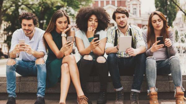 Điều kì diệu sẽ đến nếu bạn tránh xa chiếc smartphone của mình trong nửa giờ Điều kì diệu sẽ đến nếu bạn tránh xa chiếc smartphone của mình trong nửa giờ