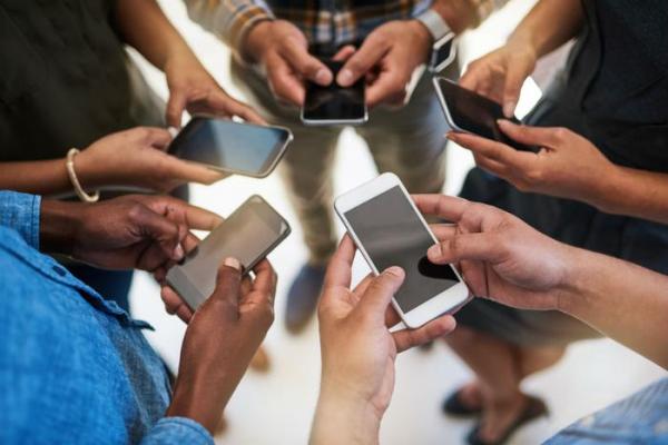 Điều kì diệu sẽ đến nếu bạn tránh xa chiếc smartphone của mình trong nửa giờ Điều kì diệu sẽ đến nếu bạn tránh xa chiếc smartphone của mình trong nửa giờ