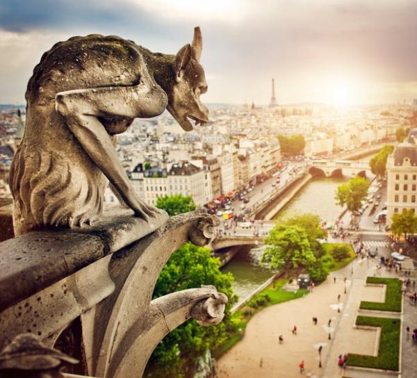 Những câu chuyện kỳ quái đằng sau những tượng đài nổi tiếng của Nhà thờ Đức Bà Paris Những câu chuyện kỳ quái đằng sau những tượng đài nổi tiếng của Nhà thờ Đức Bà Paris