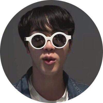 Đúng truyền thống, ARMY tổng tấn công sinh nhật Jin (BTS) bằng bộ ảnh 'dìm hàng' IQ vô cực Đúng truyền thống, ARMY tổng tấn công sinh nhật Jin (BTS) bằng bộ ảnh 'dìm hàng' IQ vô cực