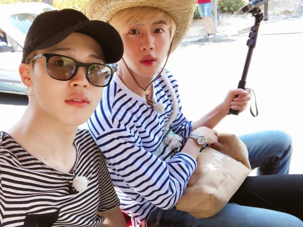 Đúng truyền thống, ARMY tổng tấn công sinh nhật Jin (BTS) bằng bộ ảnh 'dìm hàng' IQ vô cực Đúng truyền thống, ARMY tổng tấn công sinh nhật Jin (BTS) bằng bộ ảnh 'dìm hàng' IQ vô cực