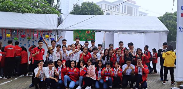 Nhân ngày Quốc Tế Tình Nguyện 5/12, phỏng vấn những bạn trẻ tình nguyện hiến máu tại Hà Nội Nhân ngày Quốc Tế Tình Nguyện 5/12, phỏng vấn những bạn trẻ tình nguyện hiến máu tại Hà Nội