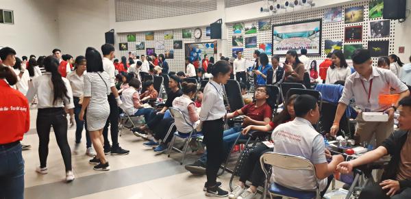 Nhân ngày Quốc Tế Tình Nguyện 5/12, phỏng vấn những bạn trẻ tình nguyện hiến máu tại Hà Nội Nhân ngày Quốc Tế Tình Nguyện 5/12, phỏng vấn những bạn trẻ tình nguyện hiến máu tại Hà Nội