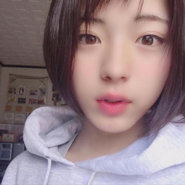 Mỹ thiếu niên Nhật Bản 15 tuổi nổi tiếng sau một đêm vì có nhan sắc 'đến con trai cũng phải rung động' Mỹ thiếu niên Nhật Bản 15 tuổi nổi tiếng sau một đêm vì có nhan sắc 'đến con trai cũng phải rung động'