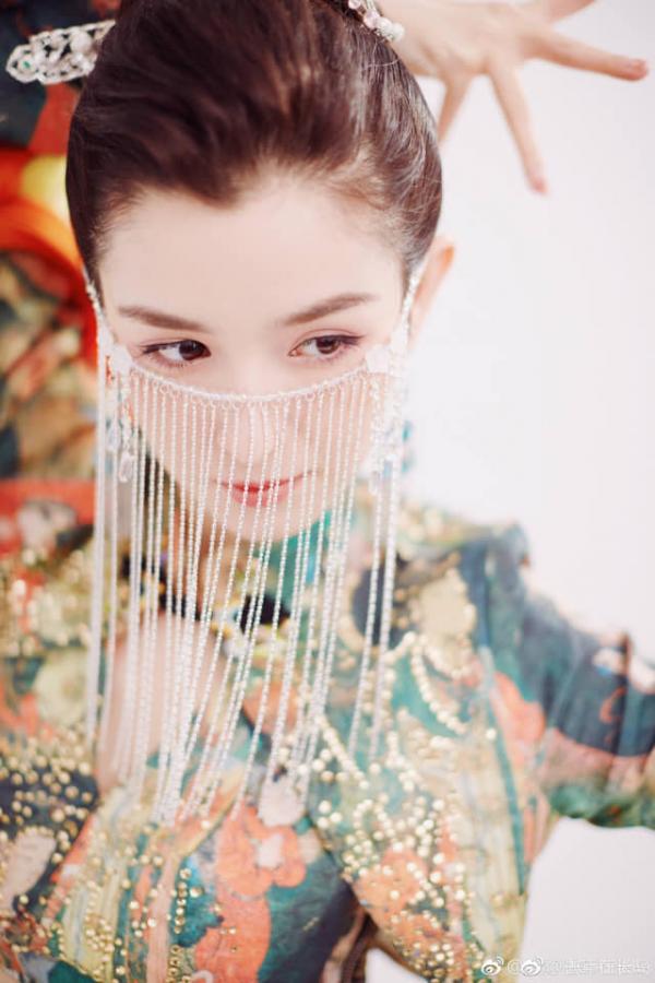 Ảnh thơ ấu của 'Tân Cương Tứ Mỹ': Khắc Tư xinh như búp bê, Na Trát - Nhiệt Ba đẹp choáng ngợp Ảnh thơ ấu của 'Tân Cương Tứ Mỹ': Khắc Tư xinh như búp bê, Na Trát - Nhiệt Ba đẹp choáng ngợp