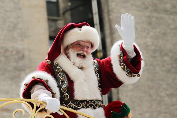 Nhà trường xin lỗi vì một giáo viên dạy học trò rằng 'ông già Noel không có thật' Nhà trường xin lỗi vì một giáo viên dạy học trò rằng 'ông già Noel không có thật'