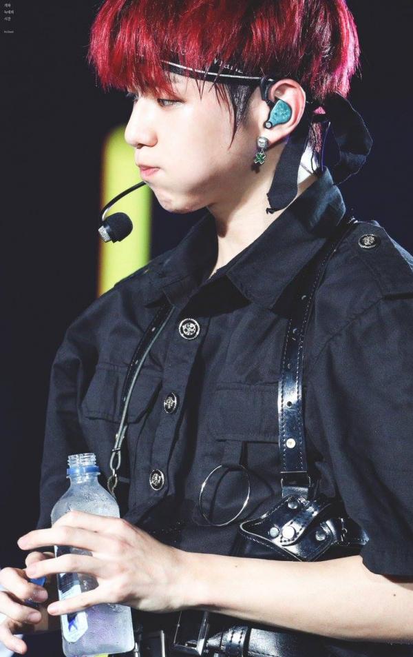 Những món quà xa xỉ bậc nhất fan từng tặng cho idol K-Pop: 'Chúng tôi chẳng có gì ngoài tiền và oppa' Những món quà xa xỉ bậc nhất fan từng tặng cho idol K-Pop: 'Chúng tôi chẳng có gì ngoài tiền và oppa'
