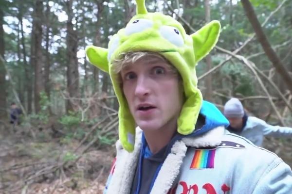 YouTuber người Indonesia học Logan Paul quay phim tại rừng tự sát, thậm chí còn cợt nhả hơn YouTuber người Indonesia học Logan Paul quay phim tại rừng tự sát, thậm chí còn cợt nhả hơn