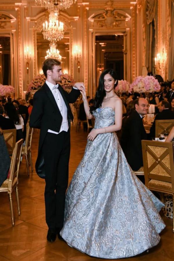 Có gì trong đêm hội Le Bal - nơi chỉ 25 con nhà giàu danh giá bậc nhất thế giới mới được tham gia Có gì trong đêm hội Le Bal - nơi chỉ 25 con nhà giàu danh giá bậc nhất thế giới mới được tham gia