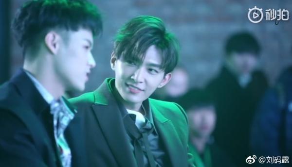 Fan quắn quéo khi thấy cảnh mỹ nam Viêm Á Luân nhìn trai đắm đuối sau khi công khai giới tính thật Fan quắn quéo khi thấy cảnh mỹ nam Viêm Á Luân nhìn trai đắm đuối sau khi công khai giới tính thật