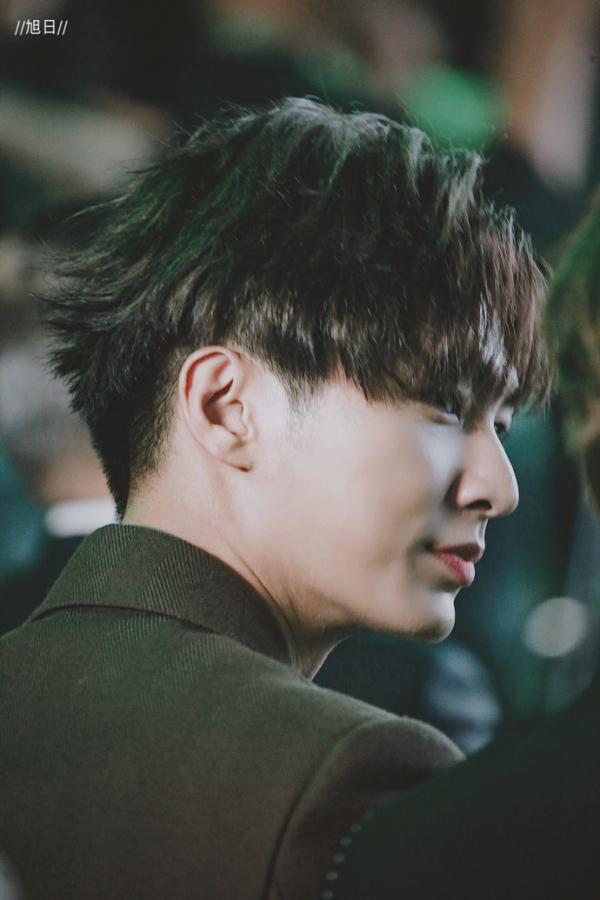 Fan quắn quéo khi thấy cảnh mỹ nam Viêm Á Luân nhìn trai đắm đuối sau khi công khai giới tính thật Fan quắn quéo khi thấy cảnh mỹ nam Viêm Á Luân nhìn trai đắm đuối sau khi công khai giới tính thật
