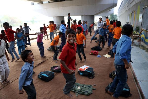 Những ngôi trường 'lạ' trên thế giới: Không lớp học, không kiểm tra, cho trực thăng đón học sinh Những ngôi trường 'lạ' trên thế giới: Không lớp học, không kiểm tra, cho trực thăng đón học sinh