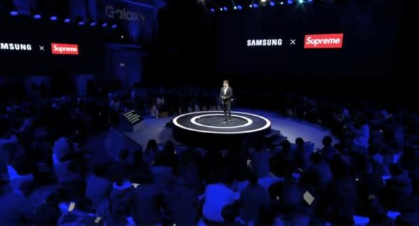 Samsung Trung Quốc bị chế giễu vì công bố hợp tác với thương hiệu Supreme giả mạo Samsung Trung Quốc bị chế giễu vì công bố hợp tác với thương hiệu Supreme giả mạo