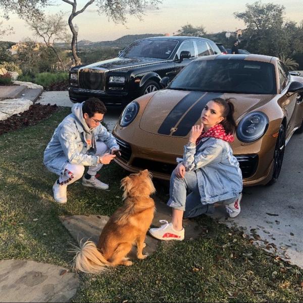 'Rich kid' Mỹ tổ chức sinh nhật tuổi 15, tiêu hết 140 tỉ VNĐ của bố mẹ trong một đêm 'Rich kid' Mỹ tổ chức sinh nhật tuổi 15, tiêu hết 140 tỉ VNĐ của bố mẹ trong một đêm