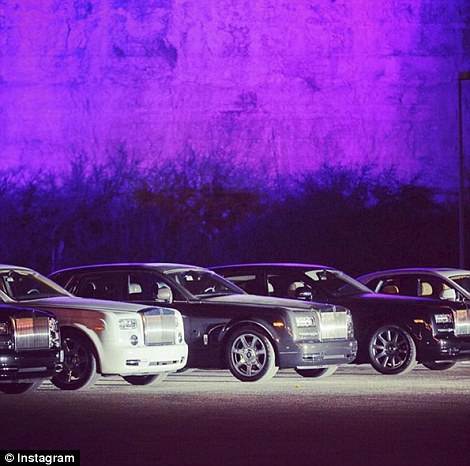 'Rich kid' Mỹ tổ chức sinh nhật tuổi 15, tiêu hết 140 tỉ VNĐ của bố mẹ trong một đêm 'Rich kid' Mỹ tổ chức sinh nhật tuổi 15, tiêu hết 140 tỉ VNĐ của bố mẹ trong một đêm