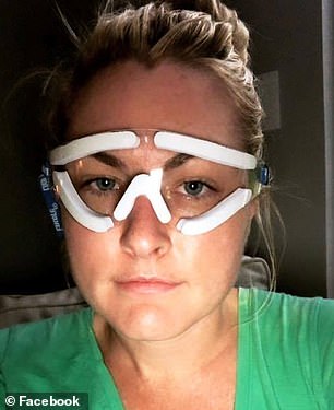 Nữ MC nổi tiếng của FOX TV tự tử sau khi phẫu thuật Lasik SMILE để lấy lại thị lực Nữ MC nổi tiếng của FOX TV tự tử sau khi phẫu thuật Lasik SMILE để lấy lại thị lực