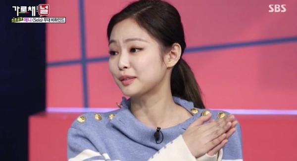 Mệt mỏi vì bão dư luận, Jennie rưng rưng nước mắt khi biết được hành động này của Jisoo Mệt mỏi vì bão dư luận, Jennie rưng rưng nước mắt khi biết được hành động này của Jisoo