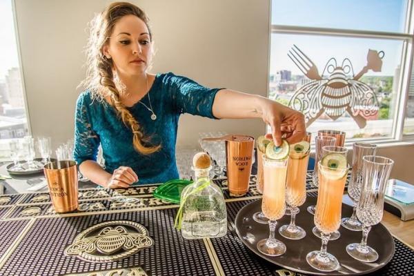 Thì ra đây là lý do tại sao các loại cocktail luôn đắt đỏ Thì ra đây là lý do tại sao các loại cocktail luôn đắt đỏ