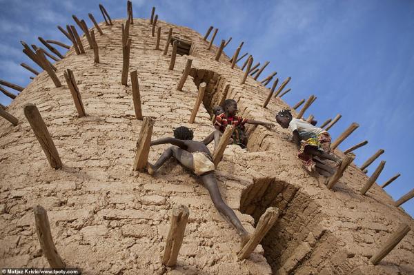 Những bức ảnh đoạt giải 'Travel Photographer of the Year': Đây là một thế giới mà ta chưa từng biết Những bức ảnh đoạt giải 'Travel Photographer of the Year': Đây là một thế giới mà ta chưa từng biết