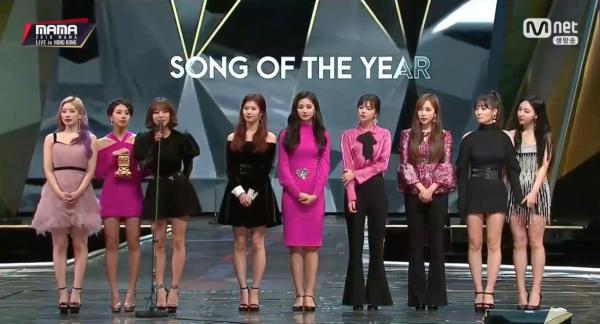 6 điều gây tranh cãi trong MAMA 2018 khiến dân tình khẳng định Mnet thiên vị và bất công 6 điều gây tranh cãi trong MAMA 2018 khiến dân tình khẳng định Mnet thiên vị và bất công
