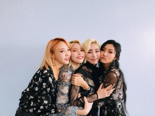 Bảo vệ Hwasa sau sự cố trang phục, Moonbyul (Mamamoo) bảo anti-fan hãy chuẩn bị nhận 'nghiệp' đi Bảo vệ Hwasa sau sự cố trang phục, Moonbyul (Mamamoo) bảo anti-fan hãy chuẩn bị nhận 'nghiệp' đi
