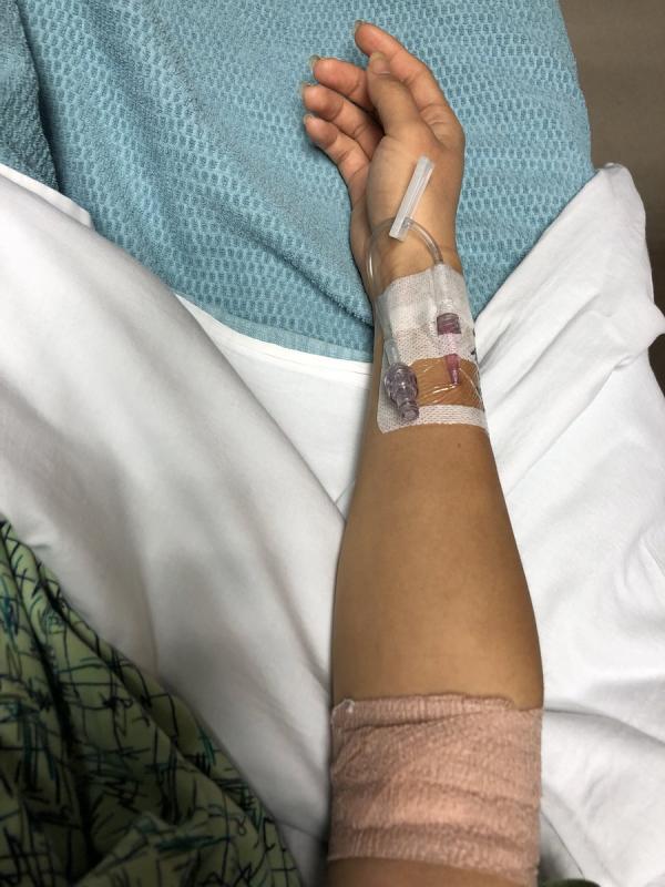 Cô gái trẻ được cứu sống nhờ bạn trai trên Tinder hiến thận cho mình Cô gái trẻ được cứu sống nhờ bạn trai trên Tinder hiến thận cho mình