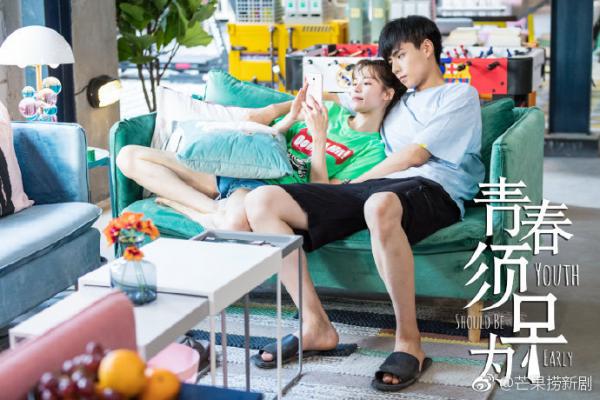 Hoá ra bạn gái cũ Lý Hiện là tình màn ảnh của Hồ Nhất Thiên, từng dính lùm xùm đánh Angelababy Hoá ra bạn gái cũ Lý Hiện là tình màn ảnh của Hồ Nhất Thiên, từng dính lùm xùm đánh Angelababy