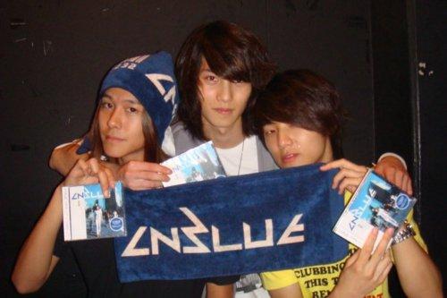 Cựu thành viên CNBLUE bị fan tố cáo: Chê bai đồng nghiệp, quấy rối và body shaming fan nữ Cựu thành viên CNBLUE bị fan tố cáo: Chê bai đồng nghiệp, quấy rối và body shaming fan nữ