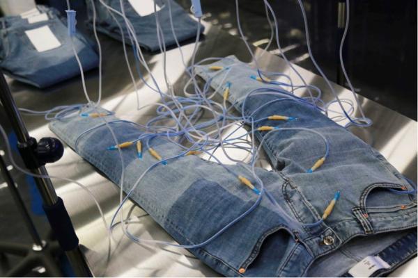 Cửa hàng đồ jeans Hàn Quốc và cách bán hàng không người quản 24h vô cùng độc đáo Cửa hàng đồ jeans Hàn Quốc và cách bán hàng không người quản 24h vô cùng độc đáo