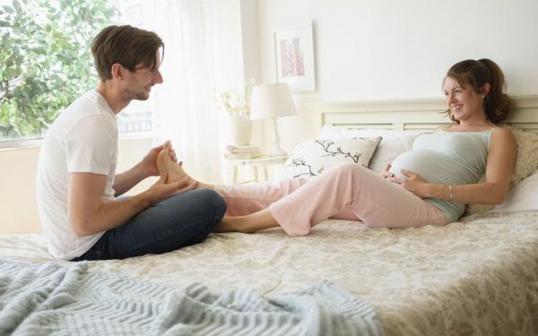 13 hiểu lầm quanh chuyện 'bầu bí': Không được nuôi mèo, bia rượu thì vô tư 13 hiểu lầm quanh chuyện 'bầu bí': Không được nuôi mèo, bia rượu thì vô tư