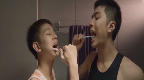 Nam giới trẻ tuổi cảm thấy thỏa mãn với tình anh em 'bromance' hơn là tình yêu nam nữ Nam giới trẻ tuổi cảm thấy thỏa mãn với tình anh em 'bromance' hơn là tình yêu nam nữ