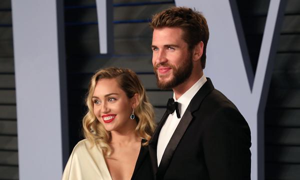 Loạt bằng chứng khiến fan tin rằng Miley Cyrus và Liam Hemsworth đã tổ chức đám cưới bí mật Loạt bằng chứng khiến fan tin rằng Miley Cyrus và Liam Hemsworth đã tổ chức đám cưới bí mật
