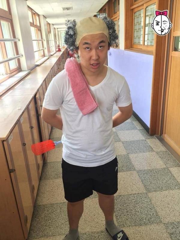 Học sinh Hàn Quốc khoe trí tưởng tượng vô cực qua bộ ảnh tốt nghiệp cuối cấp Học sinh Hàn Quốc khoe trí tưởng tượng vô cực qua bộ ảnh tốt nghiệp cuối cấp