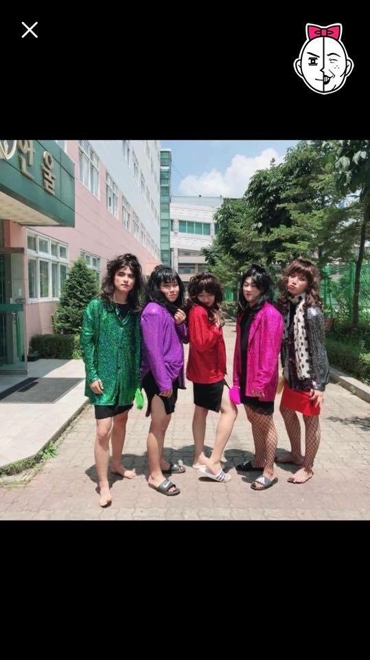 Học sinh Hàn Quốc khoe trí tưởng tượng vô cực qua bộ ảnh tốt nghiệp cuối cấp Học sinh Hàn Quốc khoe trí tưởng tượng vô cực qua bộ ảnh tốt nghiệp cuối cấp
