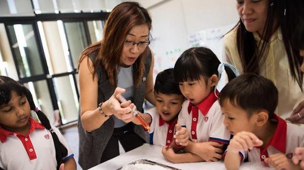 Văn hóa làm việc của ‘con rồng châu Á’ Singapore: Nếu có thời gian, hãy dành nó cho công việc Văn hóa làm việc của ‘con rồng châu Á’ Singapore: Nếu có thời gian, hãy dành nó cho công việc