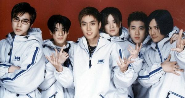 6 cuộc chiến fandom huyền thoại của K-Pop: Thanh xuân dữ dội của những 8x, 9x đời đầu 6 cuộc chiến fandom huyền thoại của K-Pop: Thanh xuân dữ dội của những 8x, 9x đời đầu