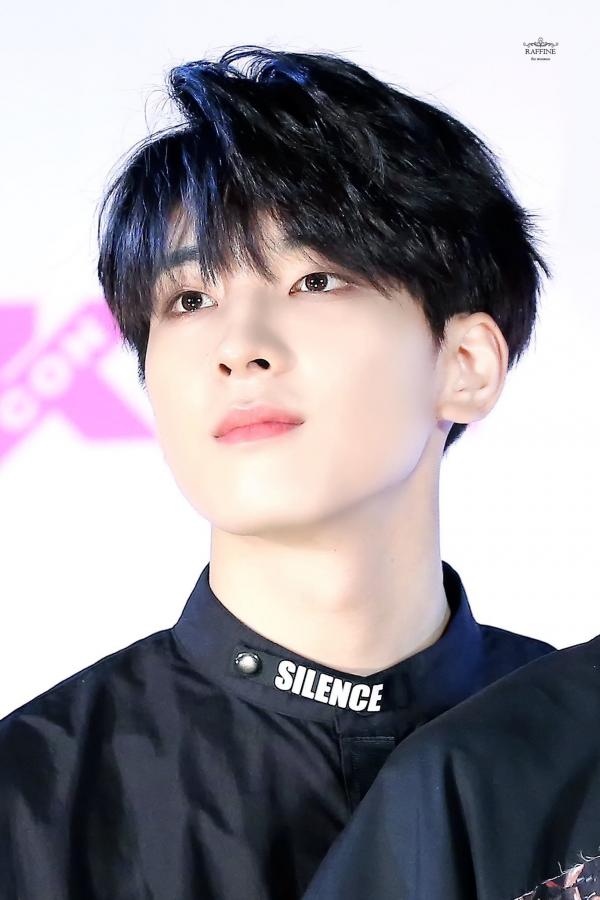 Sở hữu hậu cung fanboy toàn nhân vật tiếng tăm, IU quá hợp với danh hiệu 'idol của các idol' Sở hữu hậu cung fanboy toàn nhân vật tiếng tăm, IU quá hợp với danh hiệu 'idol của các idol'