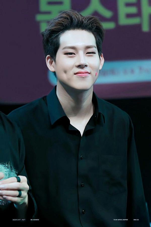 Sở hữu hậu cung fanboy toàn nhân vật tiếng tăm, IU quá hợp với danh hiệu 'idol của các idol' Sở hữu hậu cung fanboy toàn nhân vật tiếng tăm, IU quá hợp với danh hiệu 'idol của các idol'