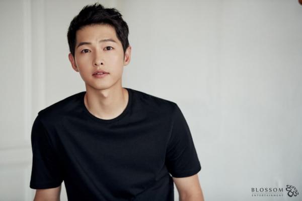 Sở hữu hậu cung fanboy toàn nhân vật tiếng tăm, IU quá hợp với danh hiệu 'idol của các idol' Sở hữu hậu cung fanboy toàn nhân vật tiếng tăm, IU quá hợp với danh hiệu 'idol của các idol'