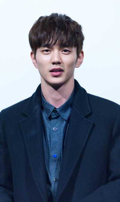 Sở hữu hậu cung fanboy toàn nhân vật tiếng tăm, IU quá hợp với danh hiệu 'idol của các idol' Sở hữu hậu cung fanboy toàn nhân vật tiếng tăm, IU quá hợp với danh hiệu 'idol của các idol'