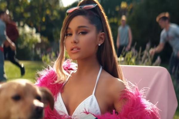Đoán xem ai là người viết những câu đậm chất 'ngôn tình' này, Ariana Grande hay Shakespeare? Đoán xem ai là người viết những câu đậm chất 'ngôn tình' này, Ariana Grande hay Shakespeare?