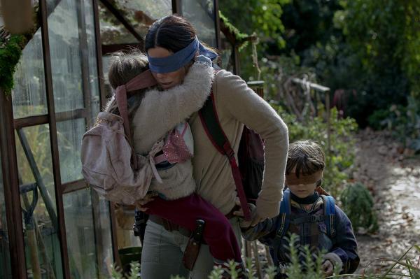 'Bird Box': Siêu phẩm kinh dị hậu tận thế của Netflix khiến dân tình khiếp đảm tột độ 'Bird Box': Siêu phẩm kinh dị hậu tận thế của Netflix khiến dân tình khiếp đảm tột độ