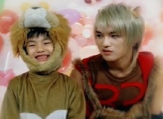 Fan DBSK ngỡ ngàng trước vẻ ngoài 'trổ mã' của 5 cậu bé từng tham gia MV 'Balloons' Fan DBSK ngỡ ngàng trước vẻ ngoài 'trổ mã' của 5 cậu bé từng tham gia MV 'Balloons'