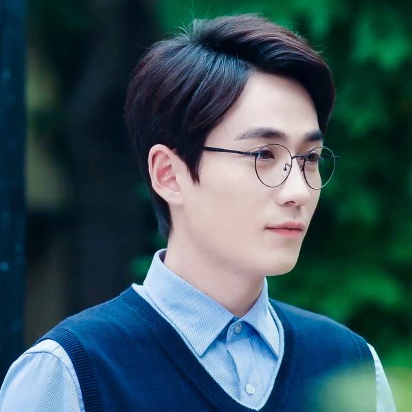 BXH nam thần nổi tiếng nhất 2018: Cặp đôi 'Trấn Hồn' dẫn đầu, Hoàng Minh Hạo vượt mặt Đặng Luân BXH nam thần nổi tiếng nhất 2018: Cặp đôi 'Trấn Hồn' dẫn đầu, Hoàng Minh Hạo vượt mặt Đặng Luân