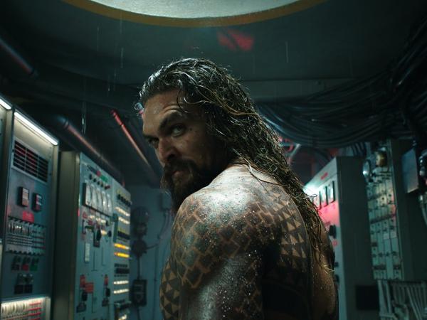 Thử đoán xem liệu khi thiên tai ập đến, sẽ có bao nhiêu người kêu cứu với chàng 'Aquaman'? Thử đoán xem liệu khi thiên tai ập đến, sẽ có bao nhiêu người kêu cứu với chàng 'Aquaman'?