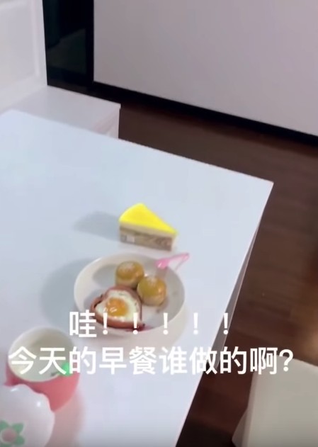 Gato với cô nàng có cặp anh trai song sinh chuẩn soái ca và hết mực thương yêu, cưng chiều em gái Gato với cô nàng có cặp anh trai song sinh chuẩn soái ca và hết mực thương yêu, cưng chiều em gái