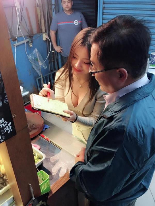 Quán thịt ế ẩm bỗng doanh thu tăng gấp 4 lần sau một đêm nhờ thuê hotgirl đến bán Quán thịt ế ẩm bỗng doanh thu tăng gấp 4 lần sau một đêm nhờ thuê hotgirl đến bán
