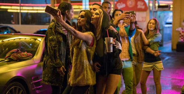 Lạc vào thế giới mộng mơ của Netflix cùng loạt phim tình yêu thanh xuân đình đám Lạc vào thế giới mộng mơ của Netflix cùng loạt phim tình yêu thanh xuân đình đám