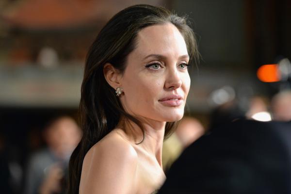 Nữ minh tinh Angelina Jolie có thể sẽ tranh cử Tổng thống Mỹ vào năm 2020? Nữ minh tinh Angelina Jolie có thể sẽ tranh cử Tổng thống Mỹ vào năm 2020?